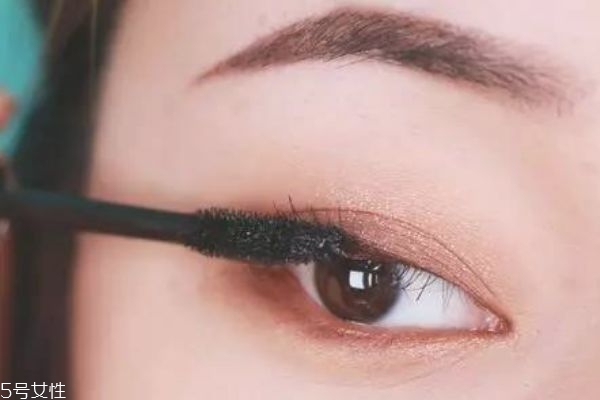 深棕色眼妝怎么畫 眼妝的畫法步驟教程 深棕色眼妝怎么畫 眼妝的畫法步驟教程