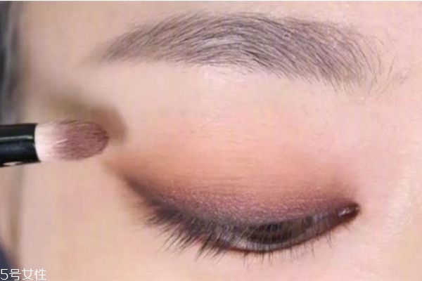 深棕色眼妝怎么畫 眼妝的畫法步驟教程 深棕色眼妝怎么畫 眼妝的畫法步驟教程