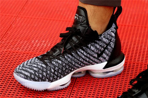 耐克詹姆斯16適合什么位置 前鋒更加適合 耐克詹姆斯16適合什么位置 前鋒更加適合