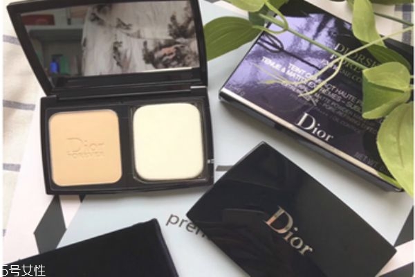 迪奧凝脂粉餅?zāi)目詈?迪奧凝脂粉餅新舊版區(qū)別 迪奧凝脂粉餅?zāi)目詈?迪奧凝脂粉餅新舊版區(qū)別