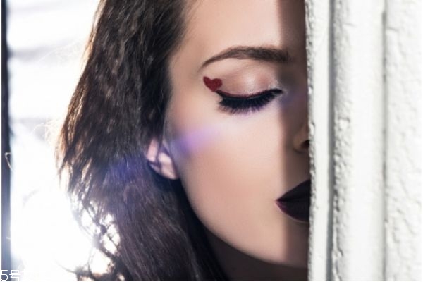 防脫妝的方法 輕松搞定完美底妝 防脫妝的方法 輕松搞定完美底妝