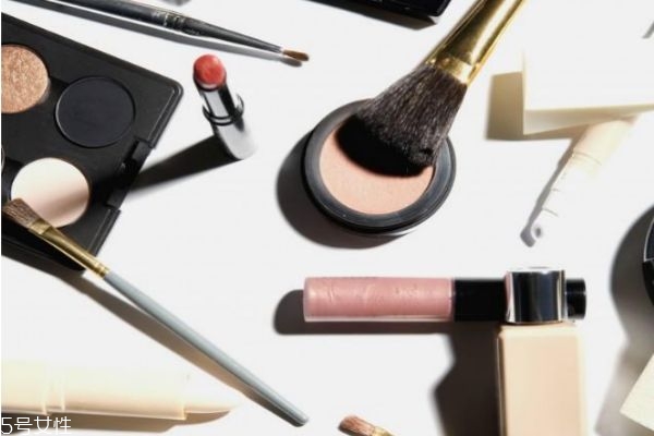 防脫妝的方法 輕松搞定完美底妝 防脫妝的方法 輕松搞定完美底妝