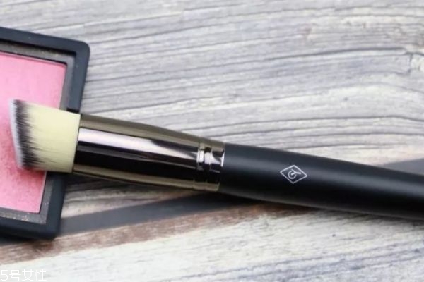 防脫妝的方法 輕松搞定完美底妝 防脫妝的方法 輕松搞定完美底妝