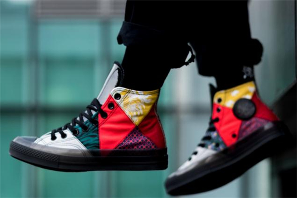 匡威百家衣上腳效果 搭配長襪更舒適 匡威百家衣上腳效果 搭配長襪更舒適