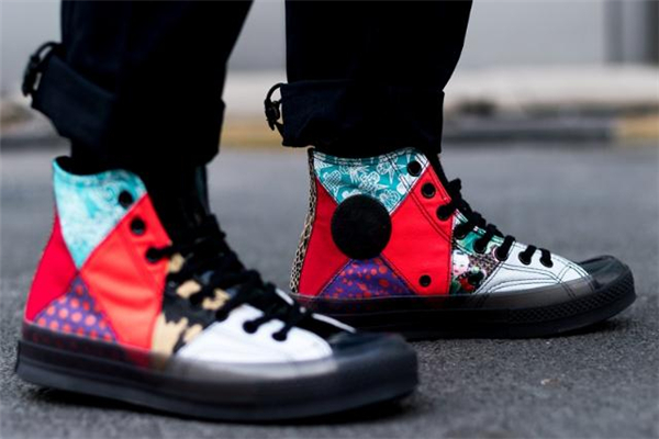 匡威百家衣上腳效果 搭配長襪更舒適 匡威百家衣上腳效果 搭配長襪更舒適