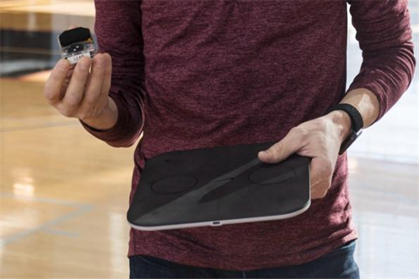 nike adapt bb怎么充電 智能無線充電 nike adapt bb怎么充電 智能無線充電