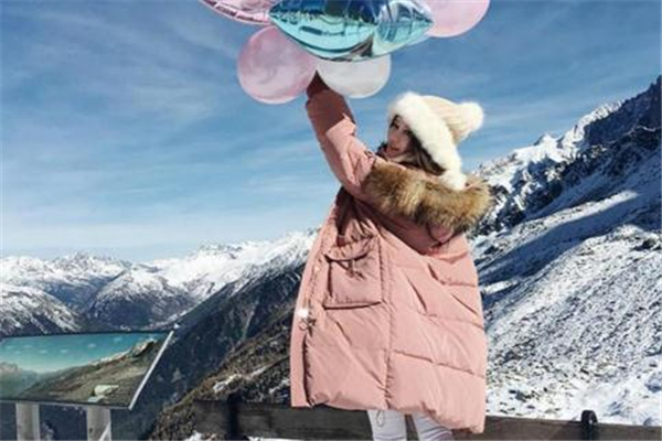 2019流行什么羽絨服 保暖和氣質兼具 2019流行什么羽絨服 保暖和氣質兼具