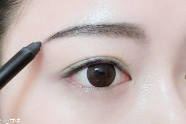 眉毛怎么畫(huà)好看 最簡(jiǎn)單的一字眉畫(huà)法 眉毛怎么畫(huà)好看 最簡(jiǎn)單的一字眉畫(huà)法