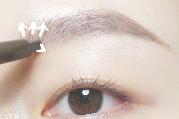 眉毛怎么畫(huà)好看 最簡(jiǎn)單的一字眉畫(huà)法 眉毛怎么畫(huà)好看 最簡(jiǎn)單的一字眉畫(huà)法