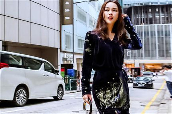 年會穿什么顏色禮服好 做年會里最靚的仔 年會穿什么顏色禮服好 做年會里最靚的仔