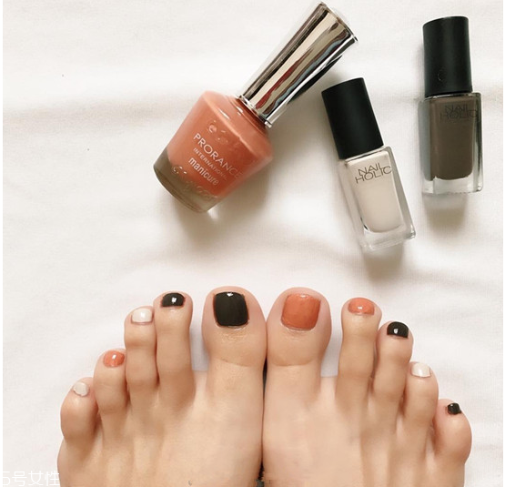 純色跳色美甲圖片 顯手白跳色美甲 純色跳色美甲圖片 顯手白跳色美甲