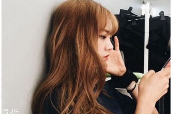 2019年頭發(fā)流行什么顏色 2019流行發(fā)色 2019年頭發(fā)流行什么顏色 2019流行發(fā)色