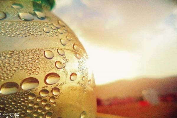 純露怎么做 純露敷臉的危害 純露怎么做 純露敷臉的危害