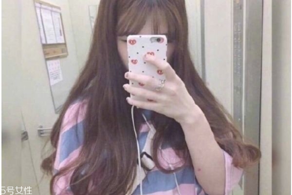 微卷長(zhǎng)發(fā)發(fā)型 女生微卷長(zhǎng)發(fā)圖片 微卷長(zhǎng)發(fā)發(fā)型 女生微卷長(zhǎng)發(fā)圖片