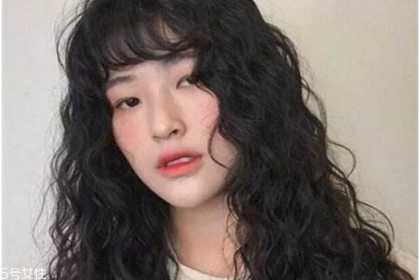 長卷發(fā)適合染什么顏色 長發(fā)卷發(fā)圖片2019最新 長卷發(fā)適合染什么顏色 長發(fā)卷發(fā)圖片2019最新