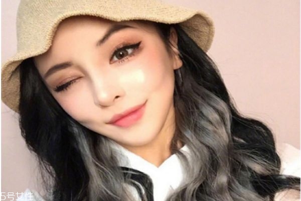 長卷發(fā)適合染什么顏色 長發(fā)卷發(fā)圖片2019最新 長卷發(fā)適合染什么顏色 長發(fā)卷發(fā)圖片2019最新