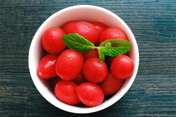 吃圣女果可以祛斑嗎 有淡化作用 吃圣女果可以祛斑嗎 有淡化作用