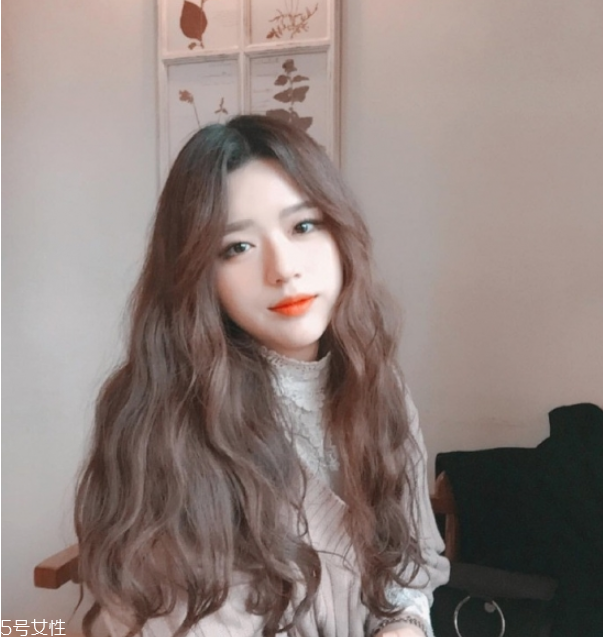 女生卷發(fā)發(fā)型圖片 學(xué)生長(zhǎng)卷發(fā)發(fā)型圖片 女生卷發(fā)發(fā)型圖片 學(xué)生長(zhǎng)卷發(fā)發(fā)型圖片