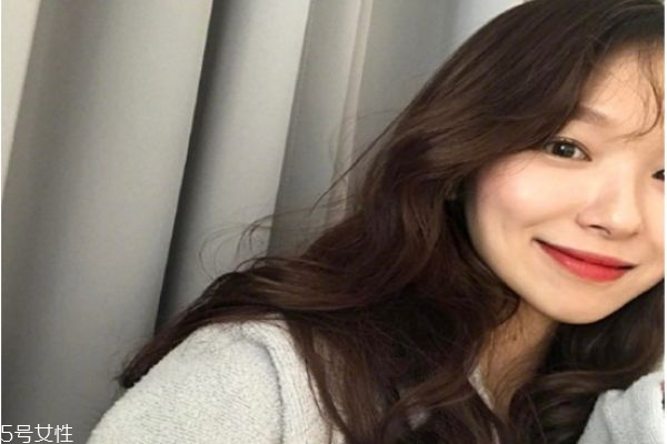 女生長發(fā)卷發(fā)發(fā)型 女神范長卷發(fā)圖片 女生長發(fā)卷發(fā)發(fā)型 女神范長卷發(fā)圖片