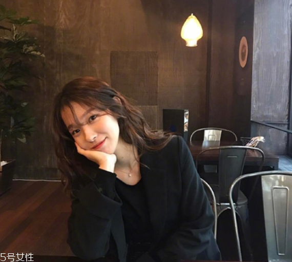 長卷發(fā)發(fā)型背影圖片 學生長卷發(fā)發(fā)型圖片 長卷發(fā)發(fā)型背影圖片 學生長卷發(fā)發(fā)型圖片