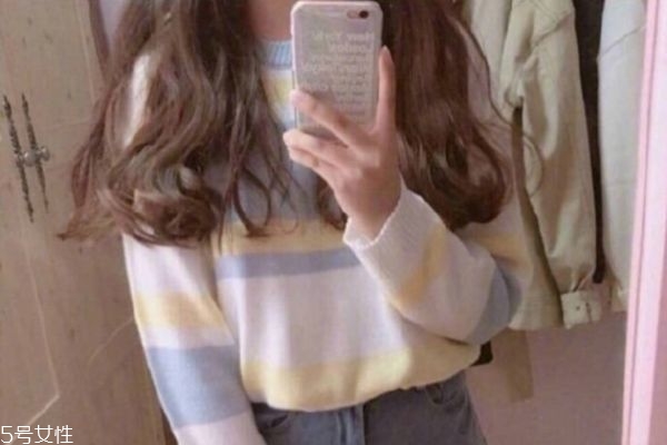 微卷長(zhǎng)發(fā)發(fā)型 女生微卷長(zhǎng)發(fā)圖片 微卷長(zhǎng)發(fā)發(fā)型 女生微卷長(zhǎng)發(fā)圖片