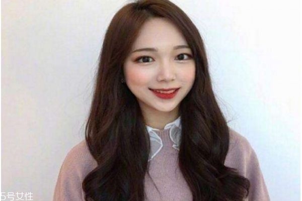 微卷長(zhǎng)發(fā)發(fā)型 女生微卷長(zhǎng)發(fā)圖片 微卷長(zhǎng)發(fā)發(fā)型 女生微卷長(zhǎng)發(fā)圖片