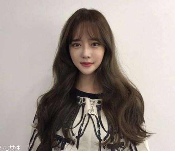 微卷長(zhǎng)發(fā)發(fā)型 女生微卷長(zhǎng)發(fā)圖片 微卷長(zhǎng)發(fā)發(fā)型 女生微卷長(zhǎng)發(fā)圖片