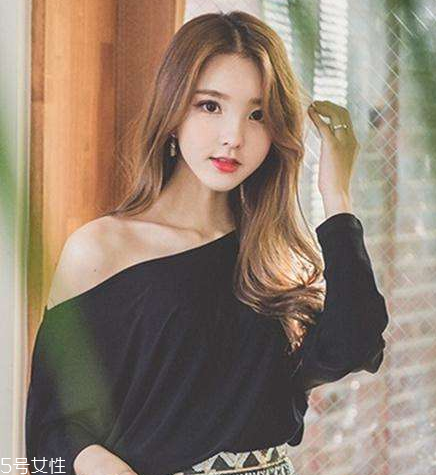 微卷長(zhǎng)發(fā)發(fā)型 女生微卷長(zhǎng)發(fā)圖片 微卷長(zhǎng)發(fā)發(fā)型 女生微卷長(zhǎng)發(fā)圖片