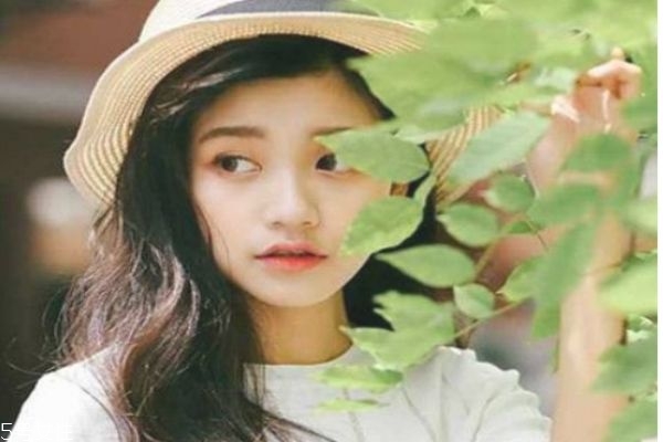 女生長發(fā)卷發(fā)發(fā)型 女神范長卷發(fā)圖片 女生長發(fā)卷發(fā)發(fā)型 女神范長卷發(fā)圖片