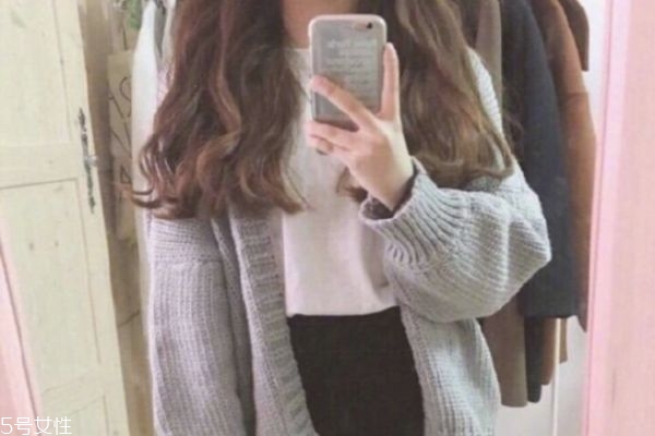 微卷長(zhǎng)發(fā)發(fā)型 女生微卷長(zhǎng)發(fā)圖片 微卷長(zhǎng)發(fā)發(fā)型 女生微卷長(zhǎng)發(fā)圖片