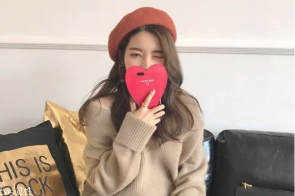 微卷長(zhǎng)發(fā)發(fā)型 女生微卷長(zhǎng)發(fā)圖片 微卷長(zhǎng)發(fā)發(fā)型 女生微卷長(zhǎng)發(fā)圖片