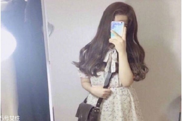 微卷長(zhǎng)發(fā)發(fā)型 女生微卷長(zhǎng)發(fā)圖片 微卷長(zhǎng)發(fā)發(fā)型 女生微卷長(zhǎng)發(fā)圖片