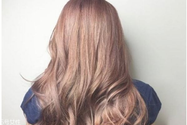 長卷發(fā)發(fā)型背影圖片 學生長卷發(fā)發(fā)型圖片 長卷發(fā)發(fā)型背影圖片 學生長卷發(fā)發(fā)型圖片