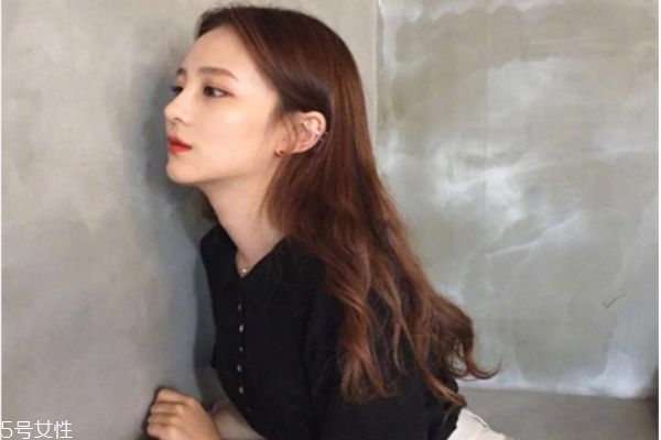 女生卷發(fā)發(fā)型圖片 學(xué)生長(zhǎng)卷發(fā)發(fā)型圖片 女生卷發(fā)發(fā)型圖片 學(xué)生長(zhǎng)卷發(fā)發(fā)型圖片