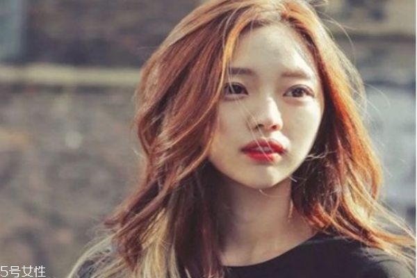 女生長發(fā)卷發(fā)發(fā)型 女神范長卷發(fā)圖片 女生長發(fā)卷發(fā)發(fā)型 女神范長卷發(fā)圖片