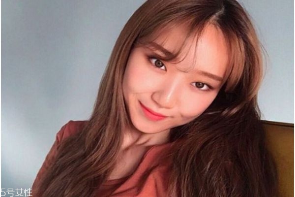 微卷長(zhǎng)發(fā)發(fā)型 女生微卷長(zhǎng)發(fā)圖片 微卷長(zhǎng)發(fā)發(fā)型 女生微卷長(zhǎng)發(fā)圖片