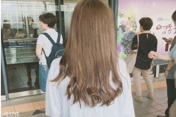 長卷發(fā)發(fā)型背影圖片 學生長卷發(fā)發(fā)型圖片 長卷發(fā)發(fā)型背影圖片 學生長卷發(fā)發(fā)型圖片