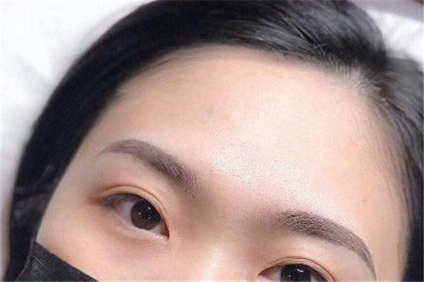 紋眉和繡眉的區(qū)別有哪些 紋眉和繡眉的區(qū)別有哪些