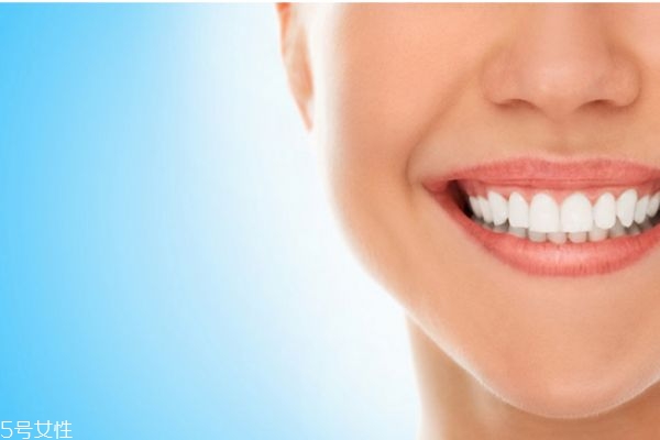 冷光美白牙齒怎么用 冷光美白牙齒的危害 冷光美白牙齒怎么用 冷光美白牙齒的危害