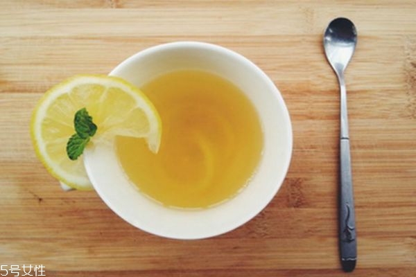 蜂蜜檸檬水有什么作用 蜂蜜檸檬水的飲用注意事項 蜂蜜檸檬水有什么作用 蜂蜜檸檬水的飲用注意事項