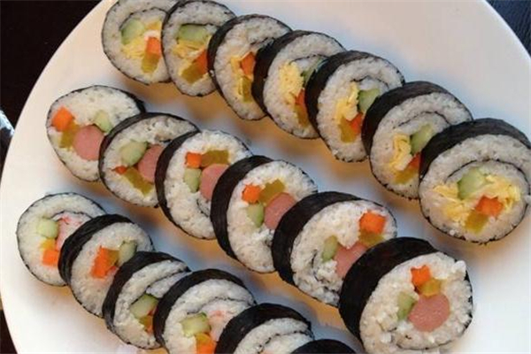 紫菜包飯用什么米 大米糯米都行 紫菜包飯用什么米 大米糯米都行