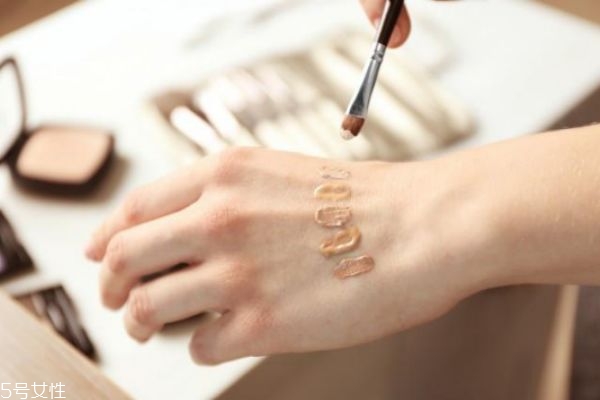 推薦遮瑕好的粉底液 大牌遮瑕力強(qiáng)的粉底液 推薦遮瑕好的粉底液 大牌遮瑕力強(qiáng)的粉底液