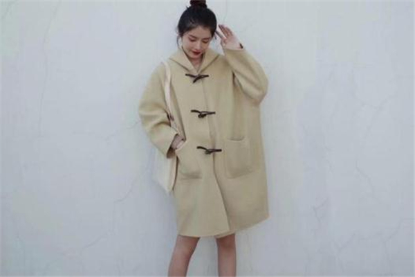 2019年冬天流行什么大衣 三件經(jīng)典款 2019年冬天流行什么大衣 三件經(jīng)典款