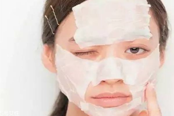 化妝水濕敷的作用 濕敷有什么需要注意的 化妝水濕敷的作用 濕敷有什么需要注意的