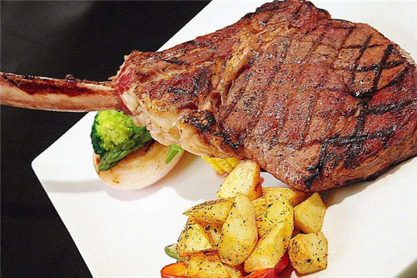 戰(zhàn)斧牛排是哪個(gè)部位 原來是這里 戰(zhàn)斧牛排是哪個(gè)部位 原來是這里