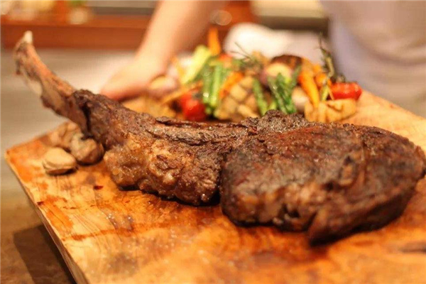 戰(zhàn)斧牛排多少錢一份 價(jià)格十分昂貴 戰(zhàn)斧牛排多少錢一份 價(jià)格十分昂貴
