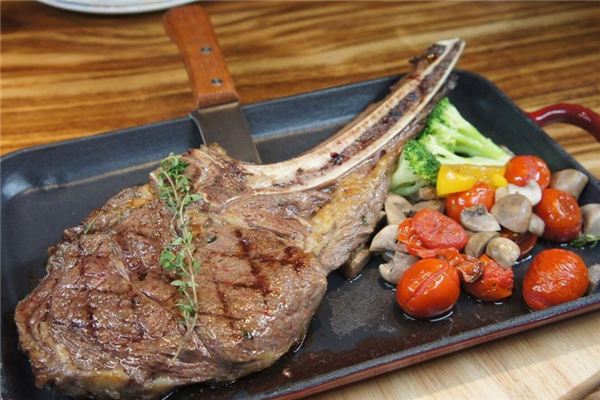戰(zhàn)斧牛排多少錢一份 價(jià)格十分昂貴 戰(zhàn)斧牛排多少錢一份 價(jià)格十分昂貴