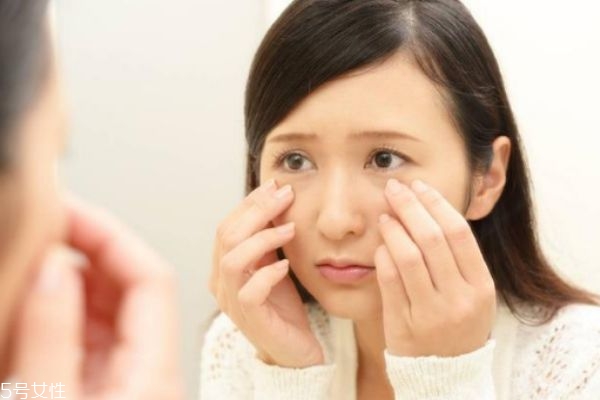 干性皮膚用什么護(hù)膚品 補(bǔ)水口碑最好的護(hù)膚品推薦 干性皮膚用什么護(hù)膚品 補(bǔ)水口碑最好的護(hù)膚品推薦