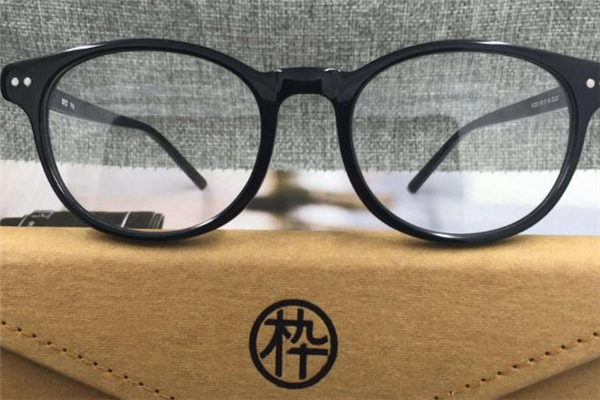 木九十眼鏡什么檔次 價格不算便宜 木九十眼鏡什么檔次 價格不算便宜