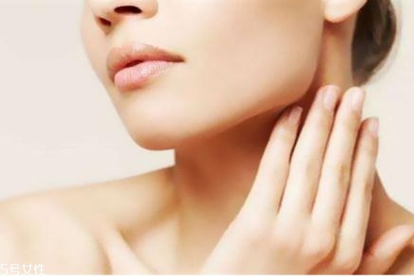 如何去掉頸紋 解決頸紋的小竅門 如何去掉頸紋 解決頸紋的小竅門